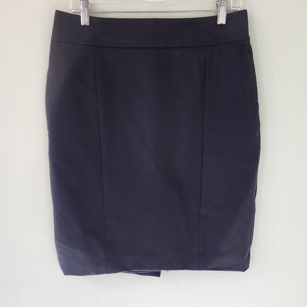 Ann Taylor black skirt, Size 8, EUC
